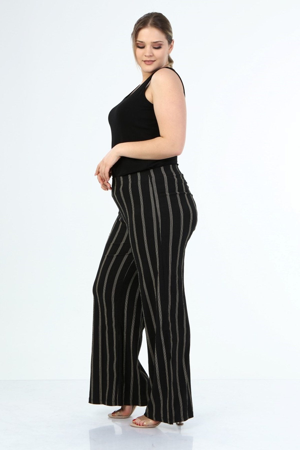 Paçası Yırtmaçlı Beli Lastikli Pantolon