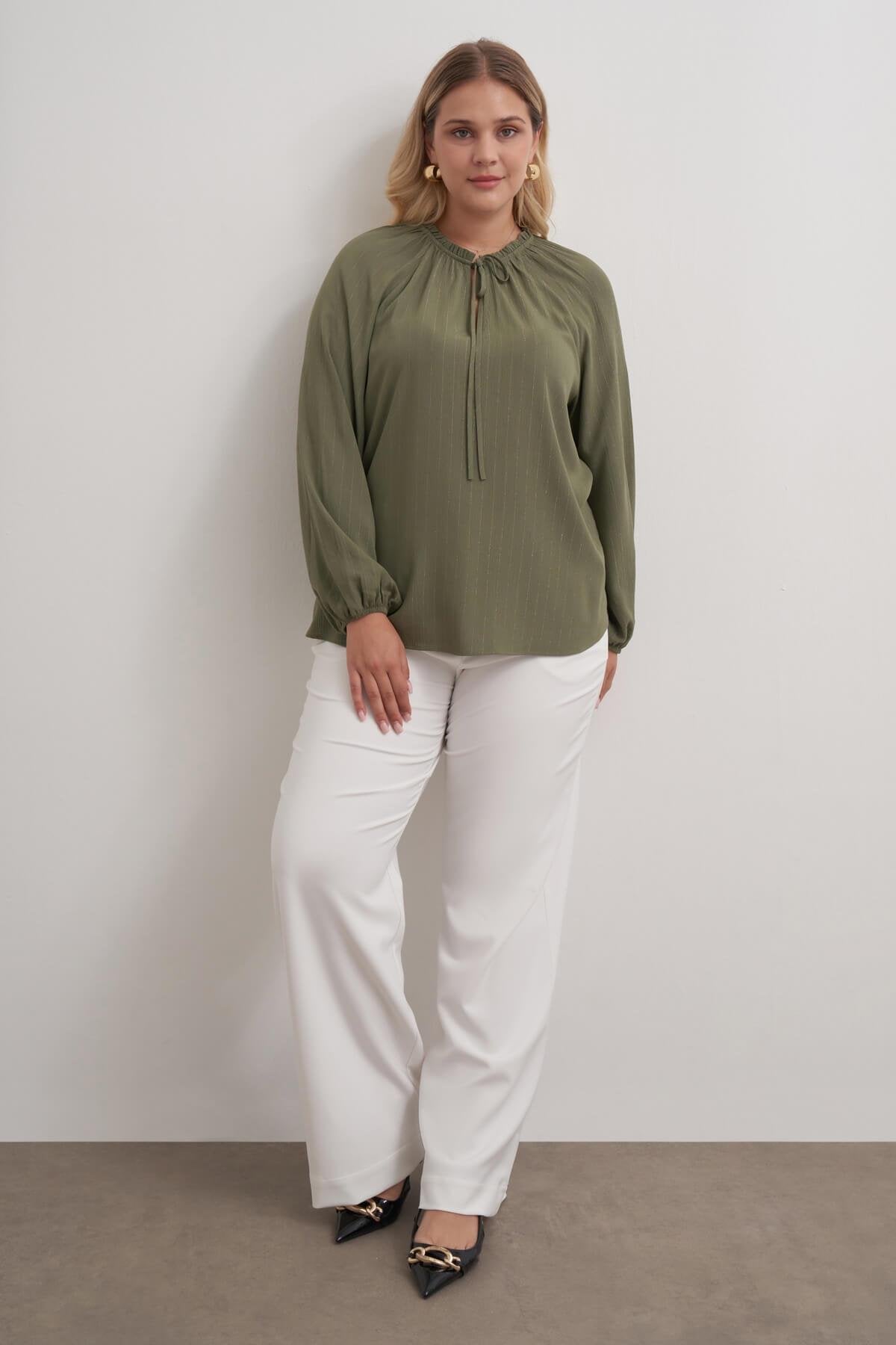 Parıltılı İplikli Bağcıklı Bluz