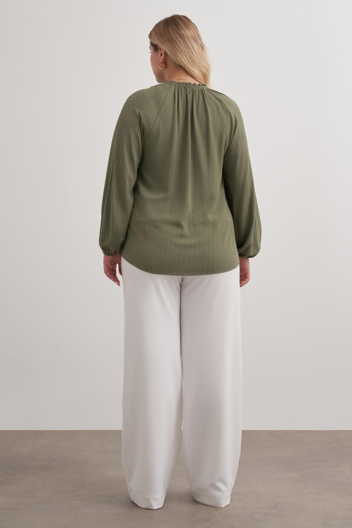 Parıltılı İplikli Bağcıklı Bluz