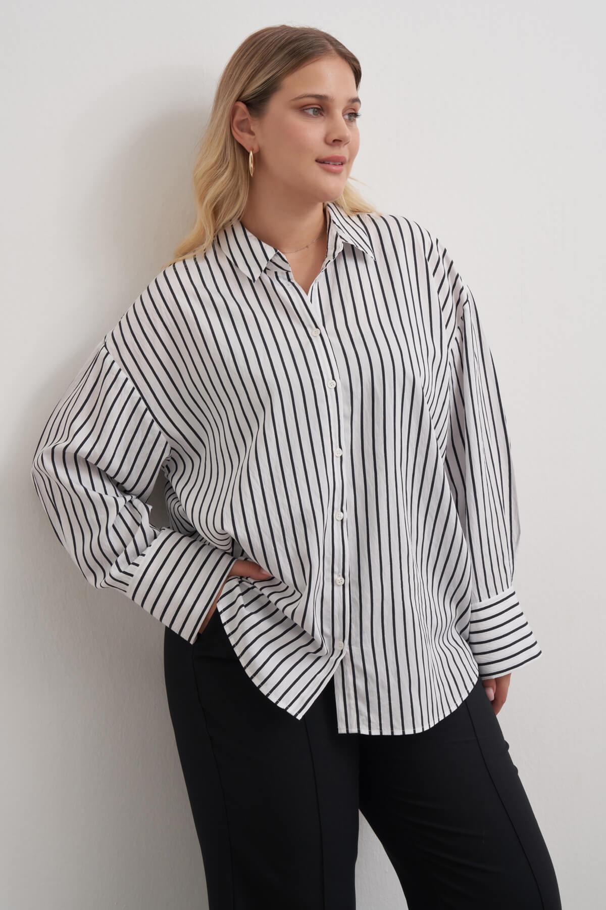 Parıltılı İplikli Çizgili Gömlek