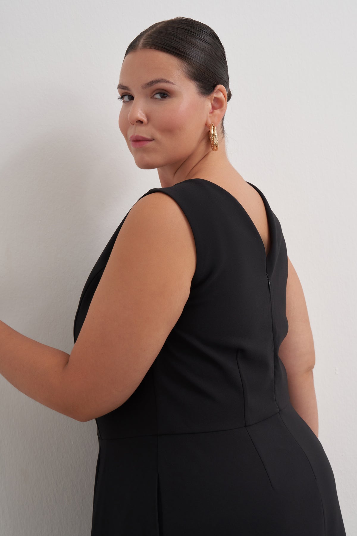 Pileli Kolsuz Cepli Uzun Elbise