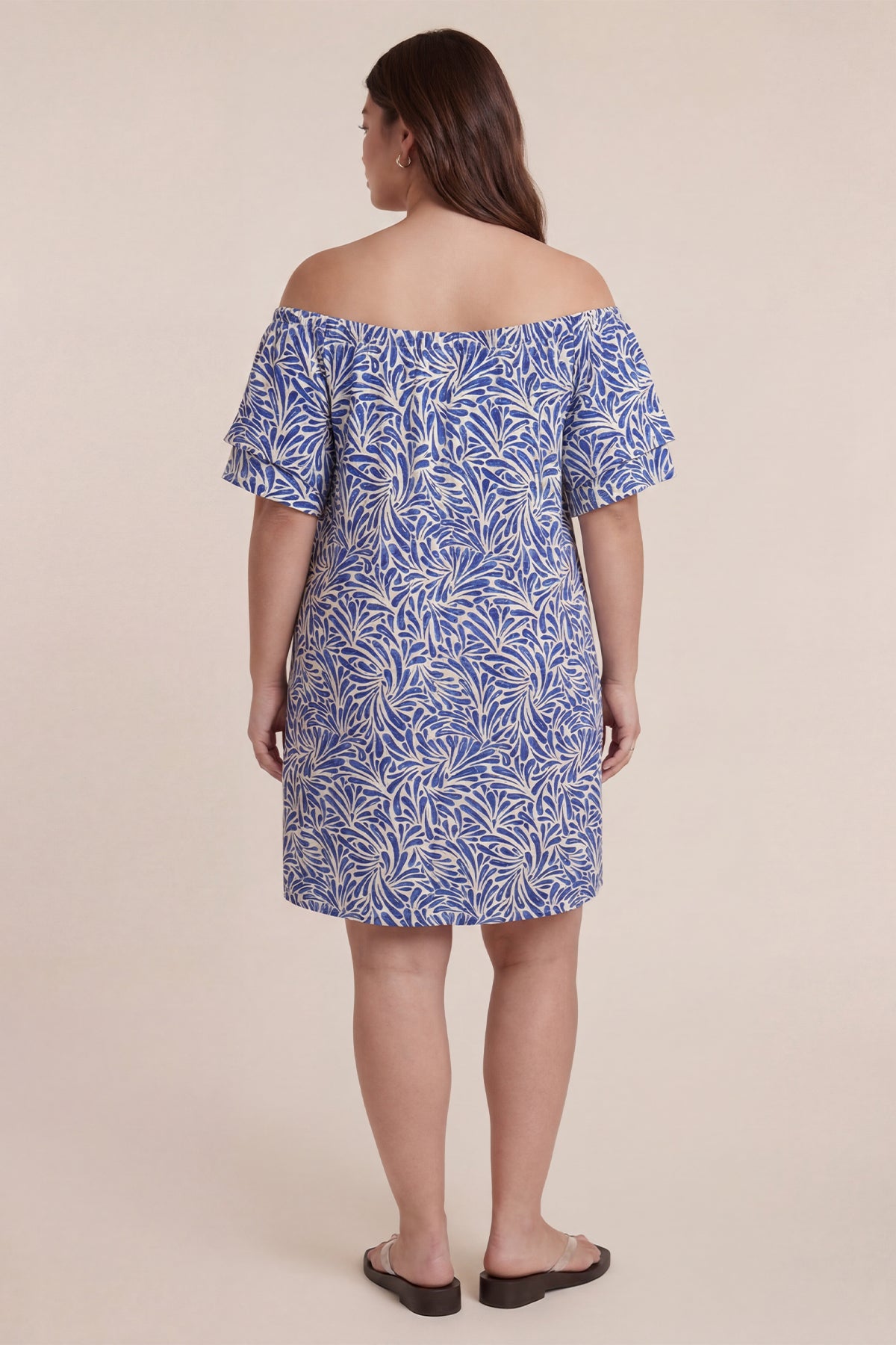 Rahat Kesim Kayık Yaka Örme Elbise