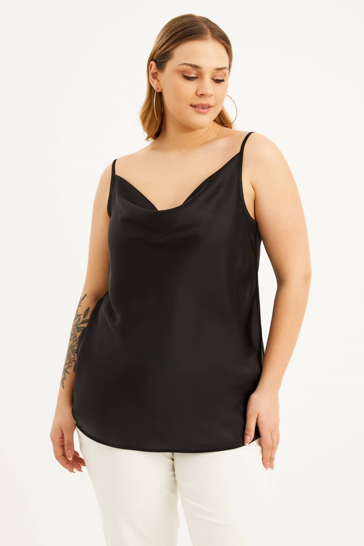 Saten Degaje Yaka İp Askılı Bluz