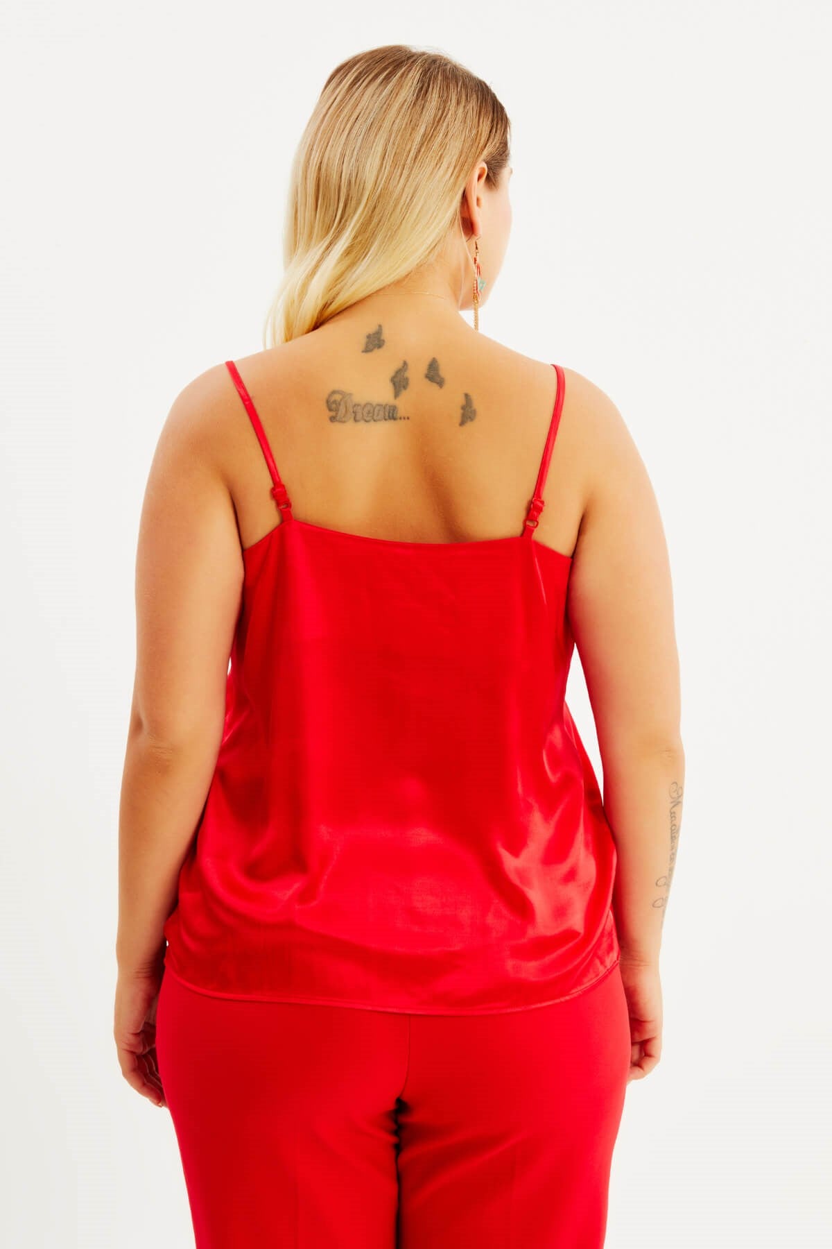 Saten Degaje Yaka İp Askılı Bluz