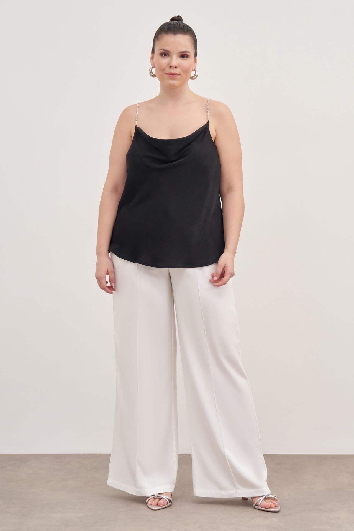 Saten Zincirli Degaje Yaka Bluz