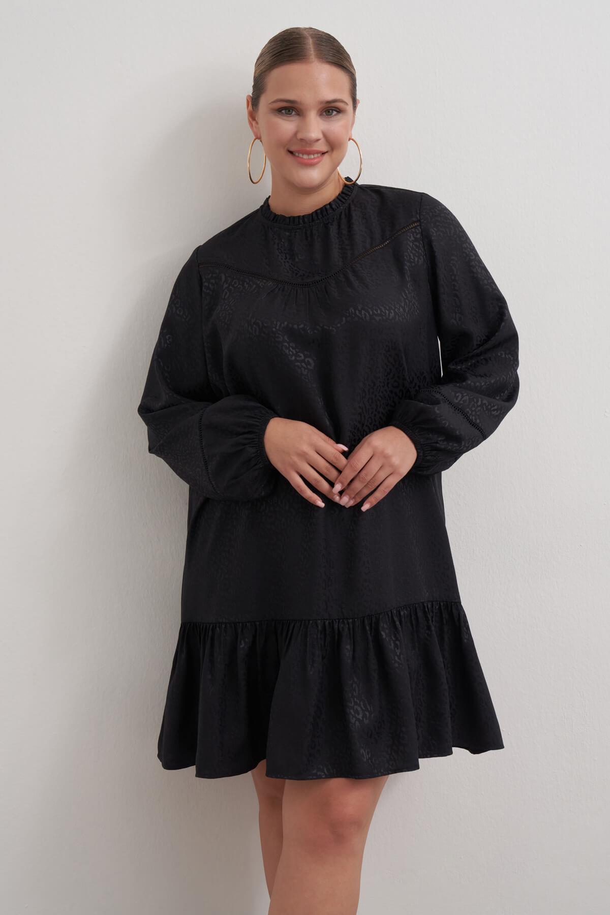 Şerit Detaylı Saten Elbise