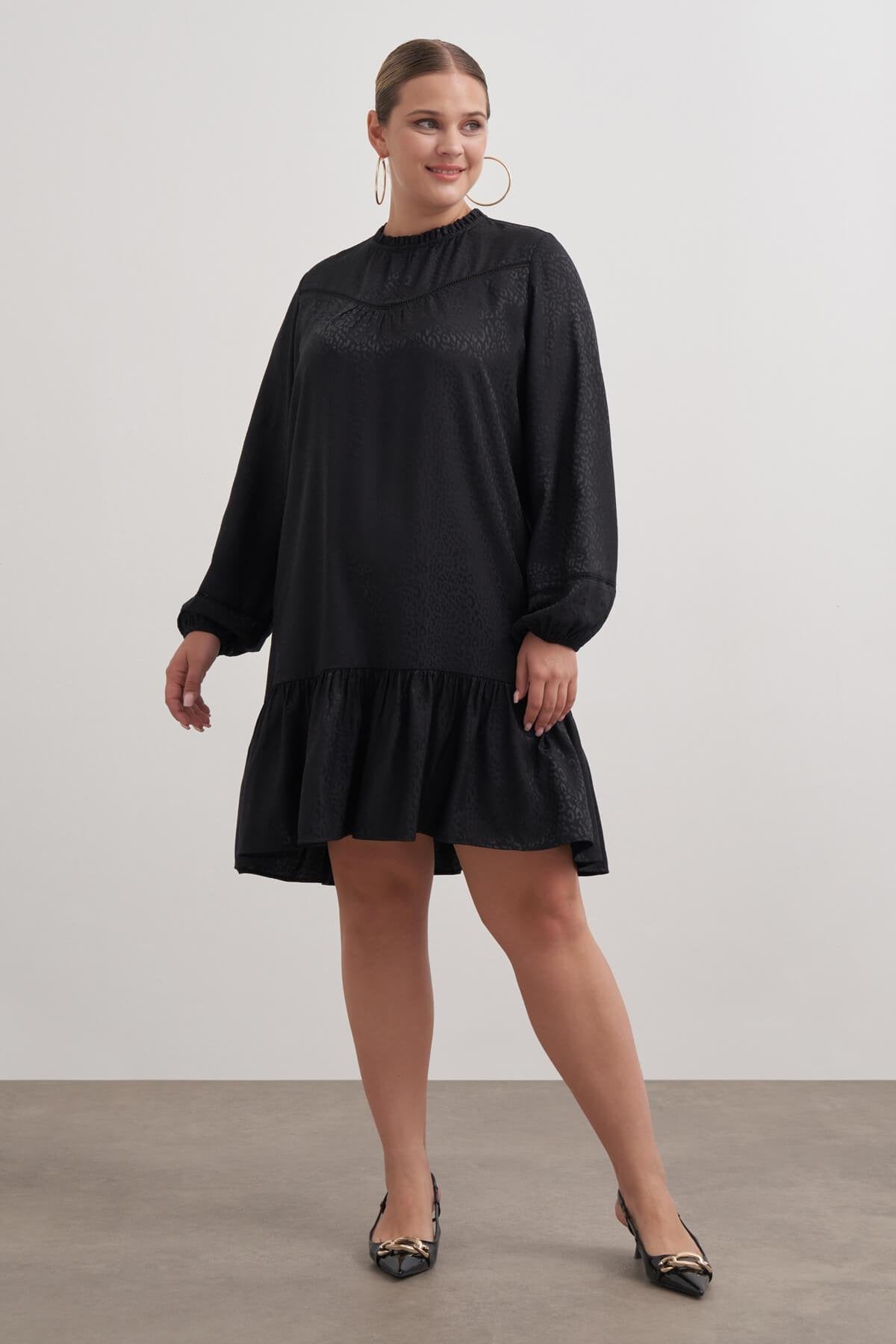 Şerit Detaylı Saten Elbise