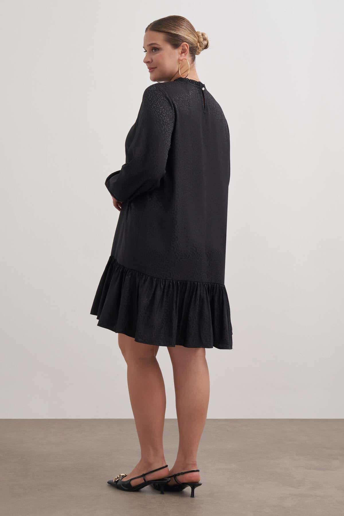 Şerit Detaylı Saten Elbise