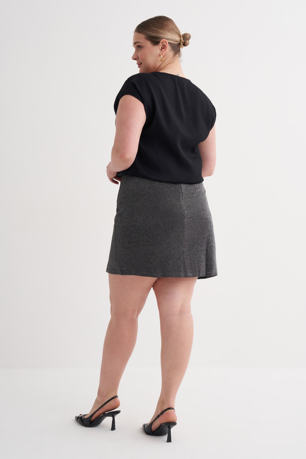 Simli Yırtmaçlı Mini Etek