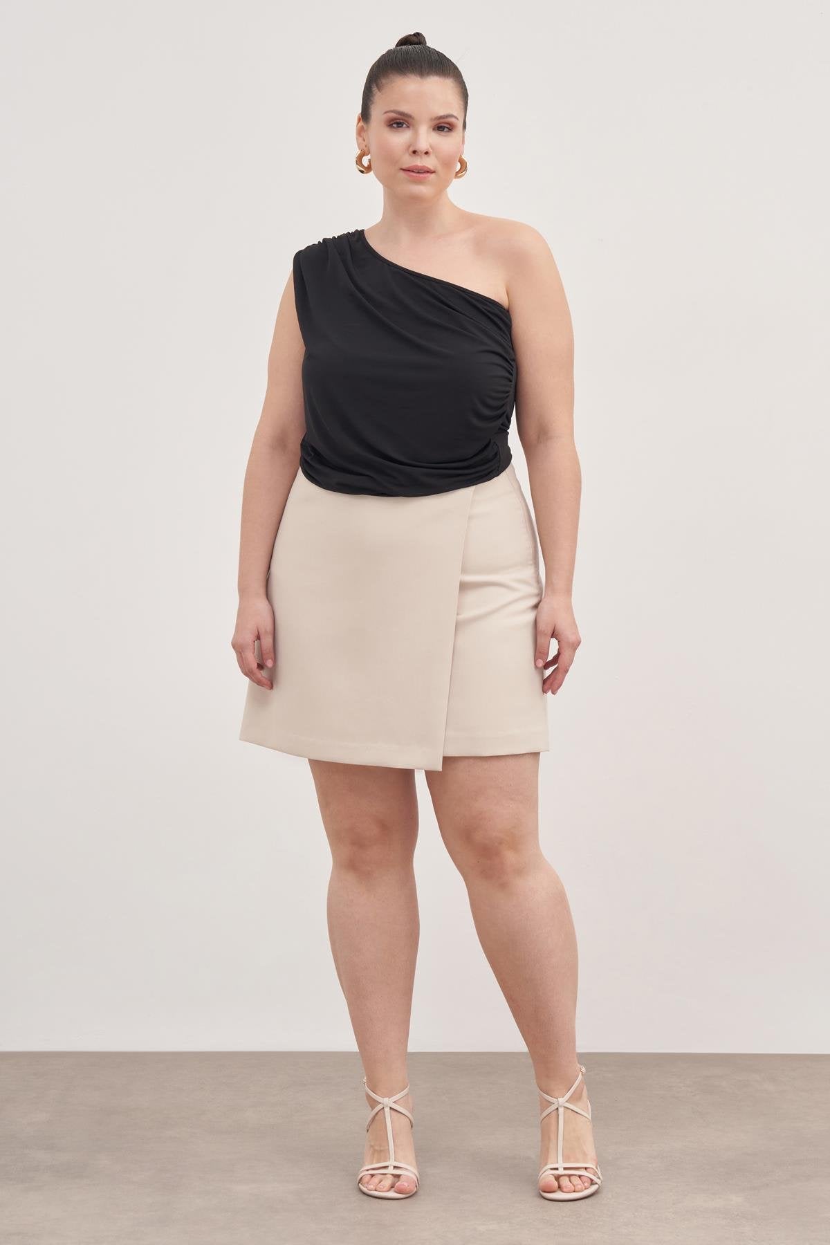 Tek Omuz Drapeli Top