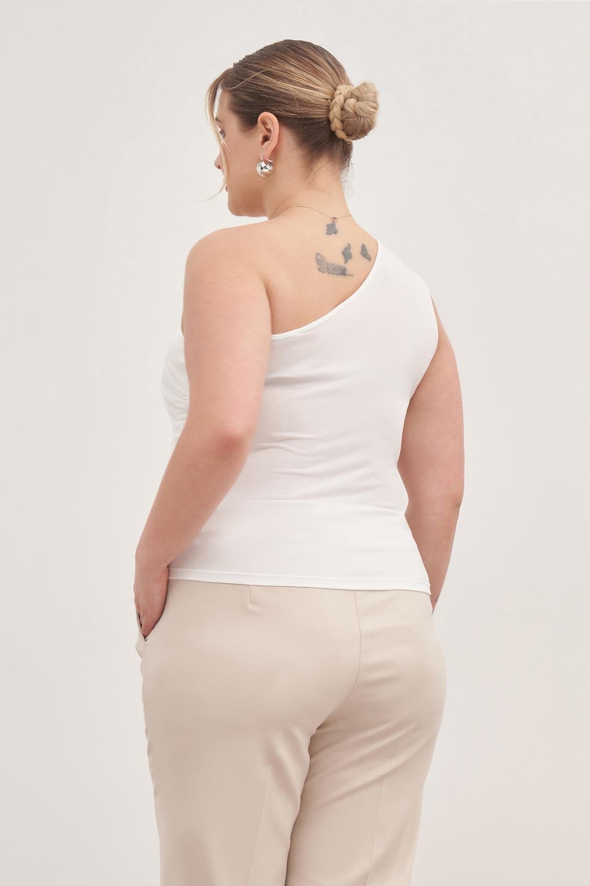 Tek Omuz Drapeli Top