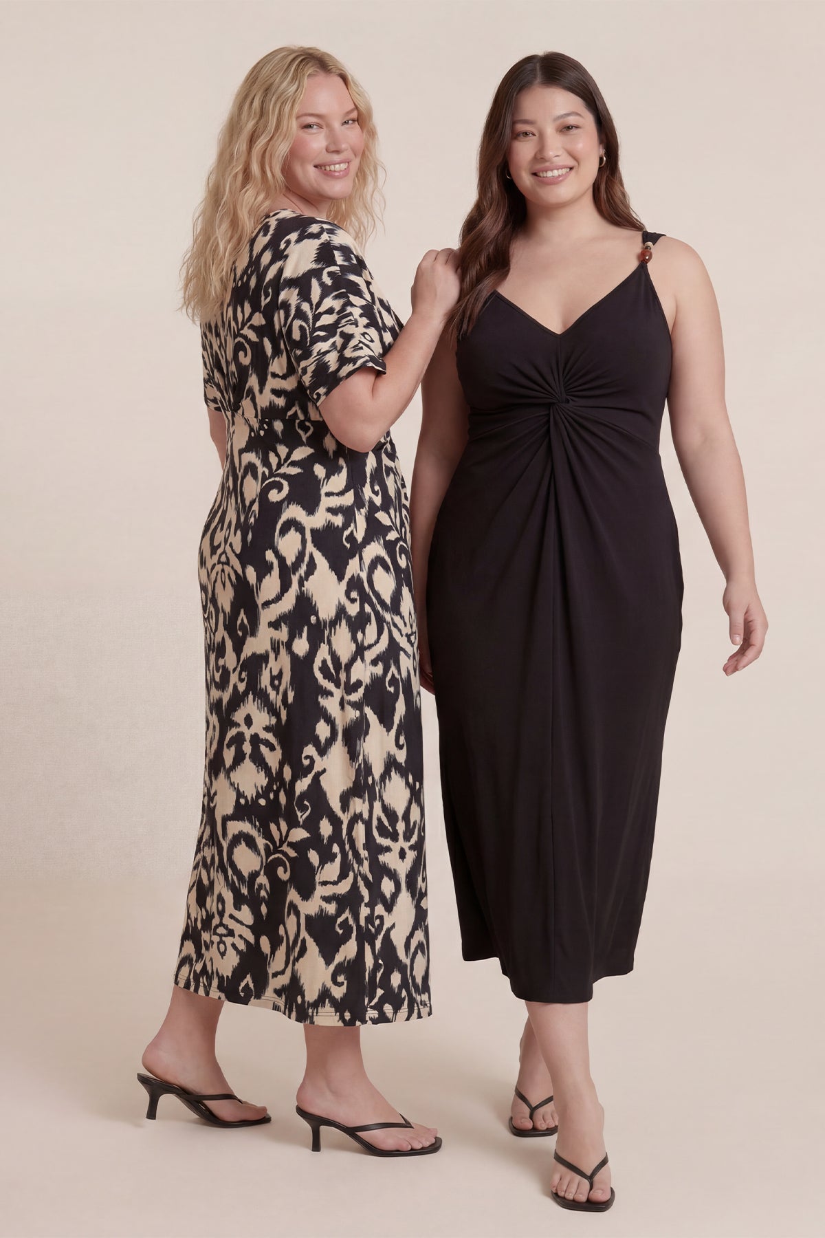 Toka Detaylı Gipeli Örme Elbise