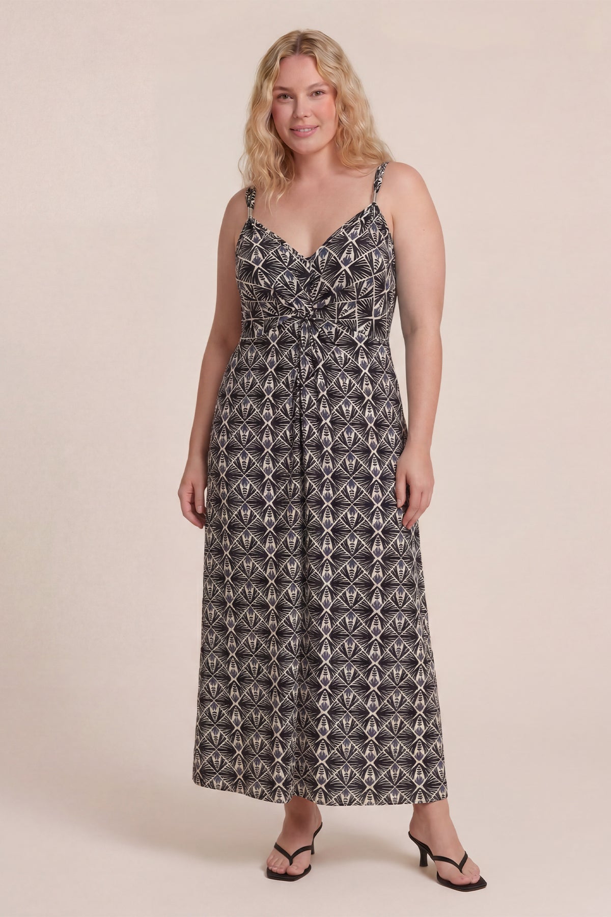 Toka Detaylı Gipeli Örme Elbise