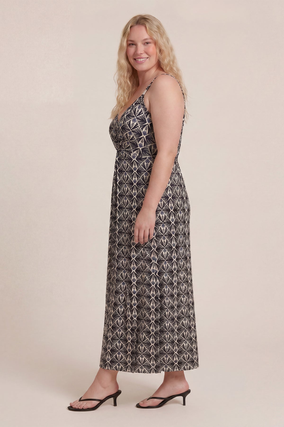 Toka Detaylı Gipeli Örme Elbise