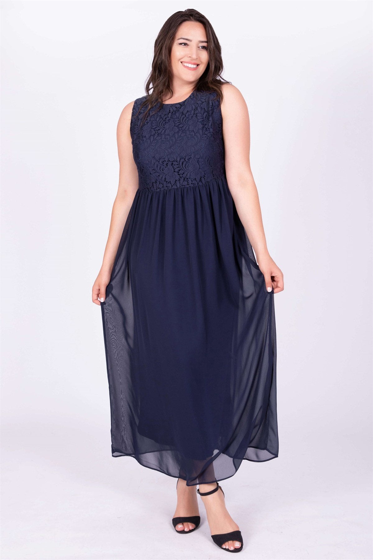 Üst Bedeni Dantelli Elbise