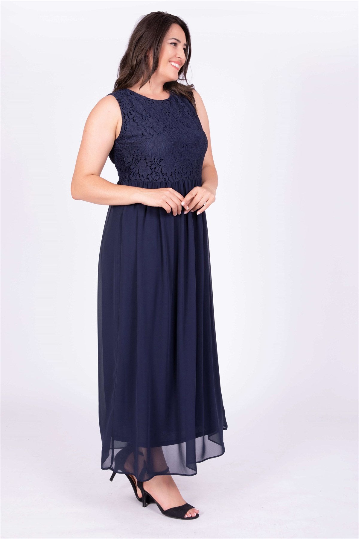 Üst Bedeni Dantelli Elbise