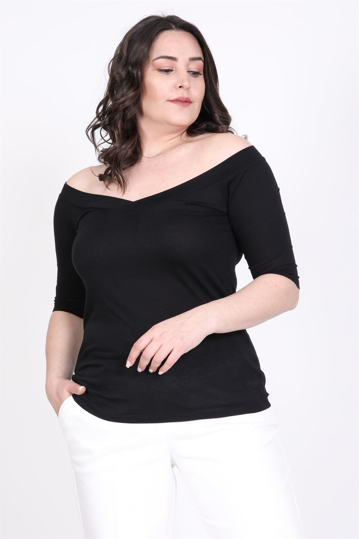 Üst Üste Gelen Karmen Yaka Tişört