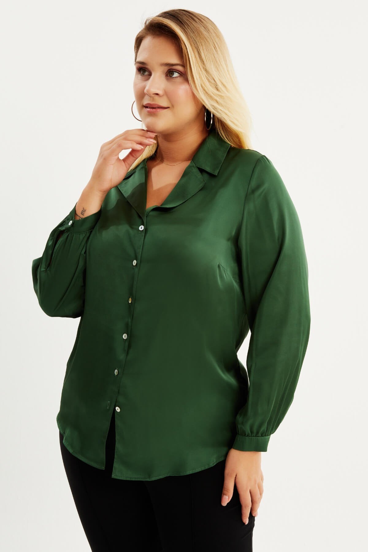 Uzun Kollu Saten Gömlek