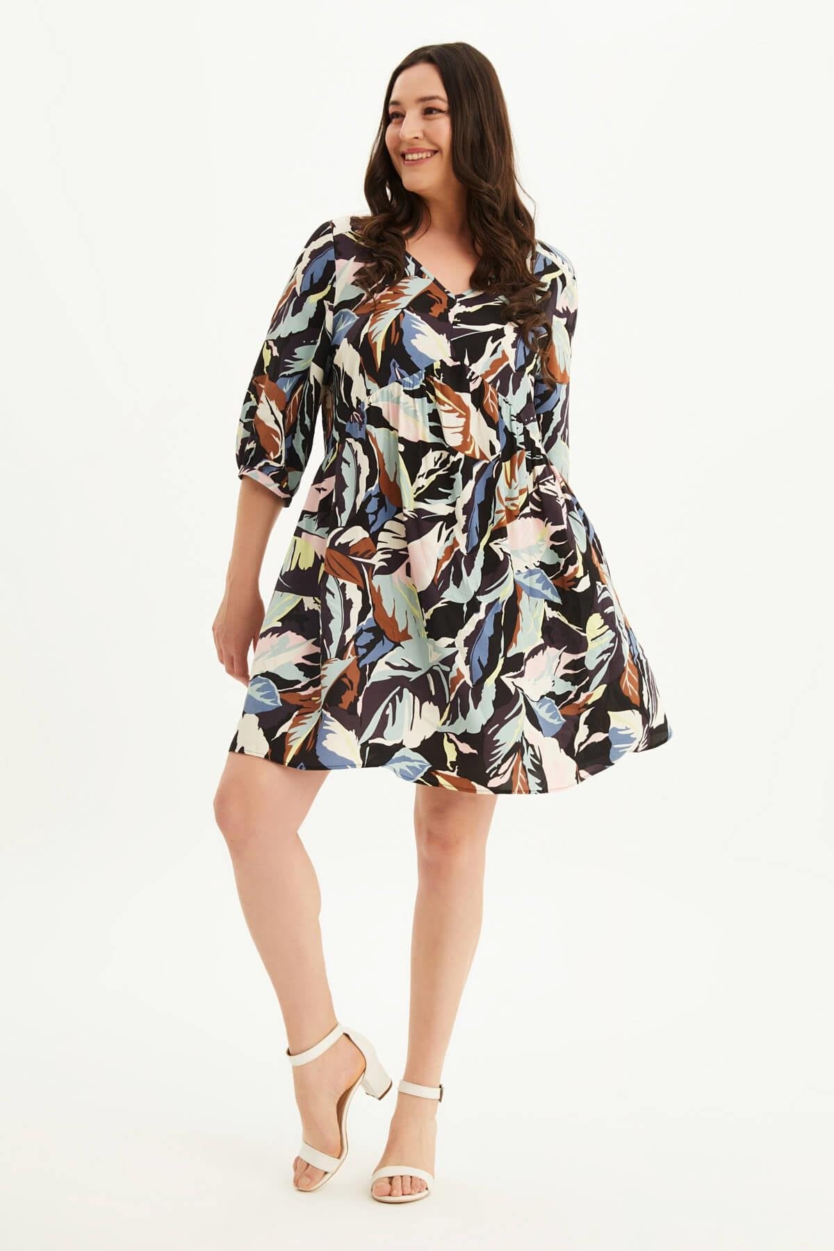 V Yaka Bağlama Detaylı Elbise