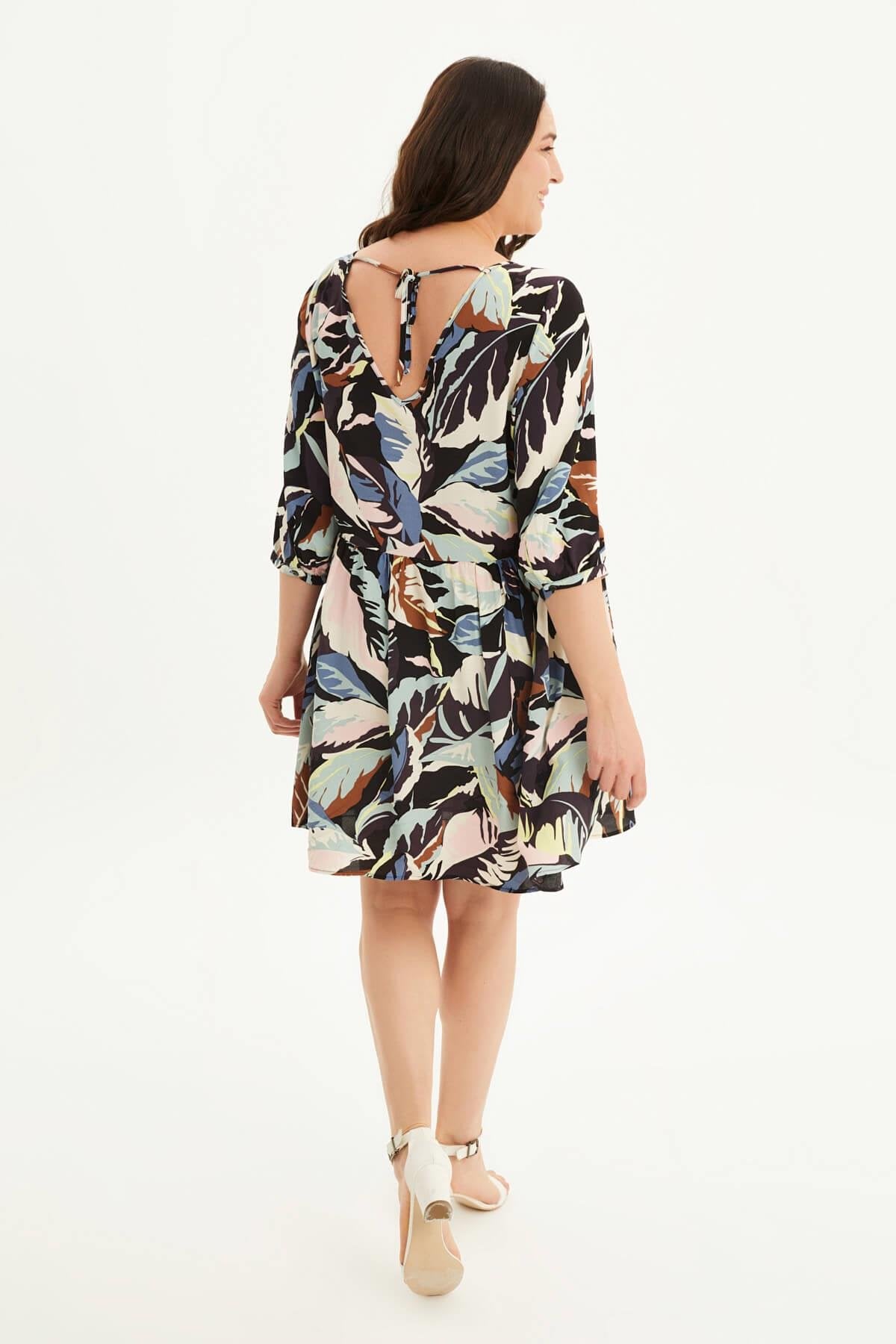 V Yaka Bağlama Detaylı Elbise