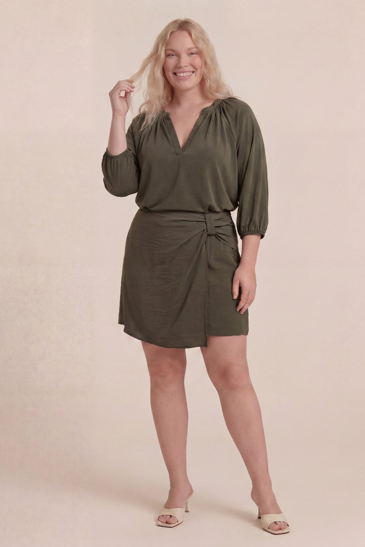 V Yaka Büzgü Detaylı Örme Bluz