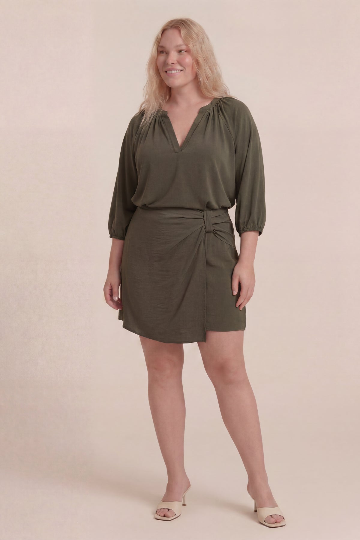 V Yaka Büzgü Detaylı Örme Bluz