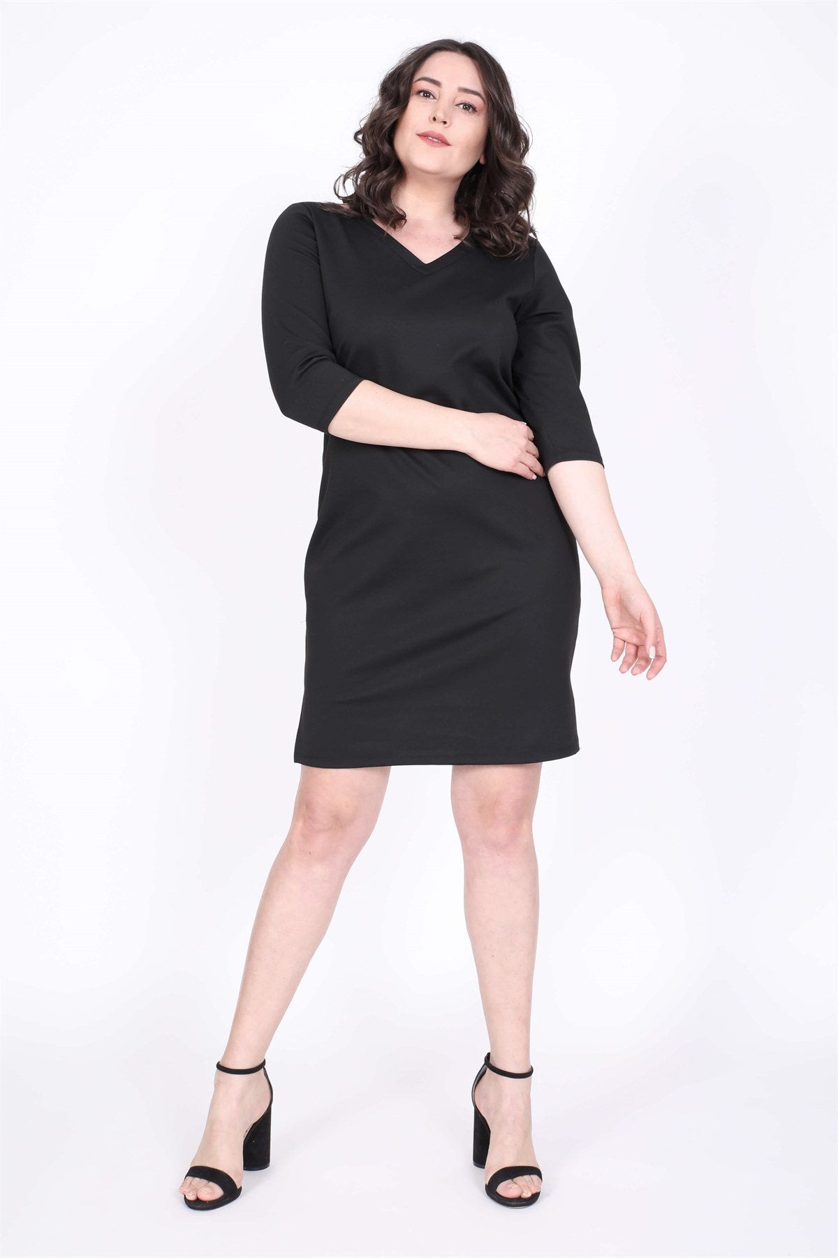 V Yaka Çerçeve Detaylı Elbise