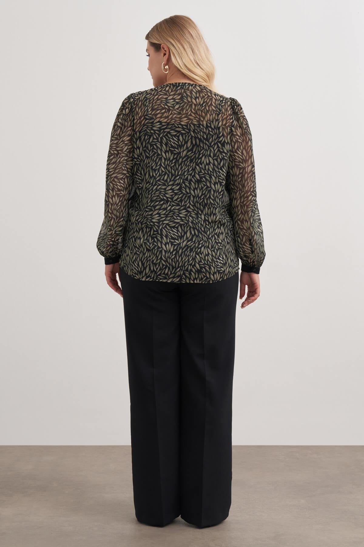 V Yaka Dökümlü  Şifon Bluz