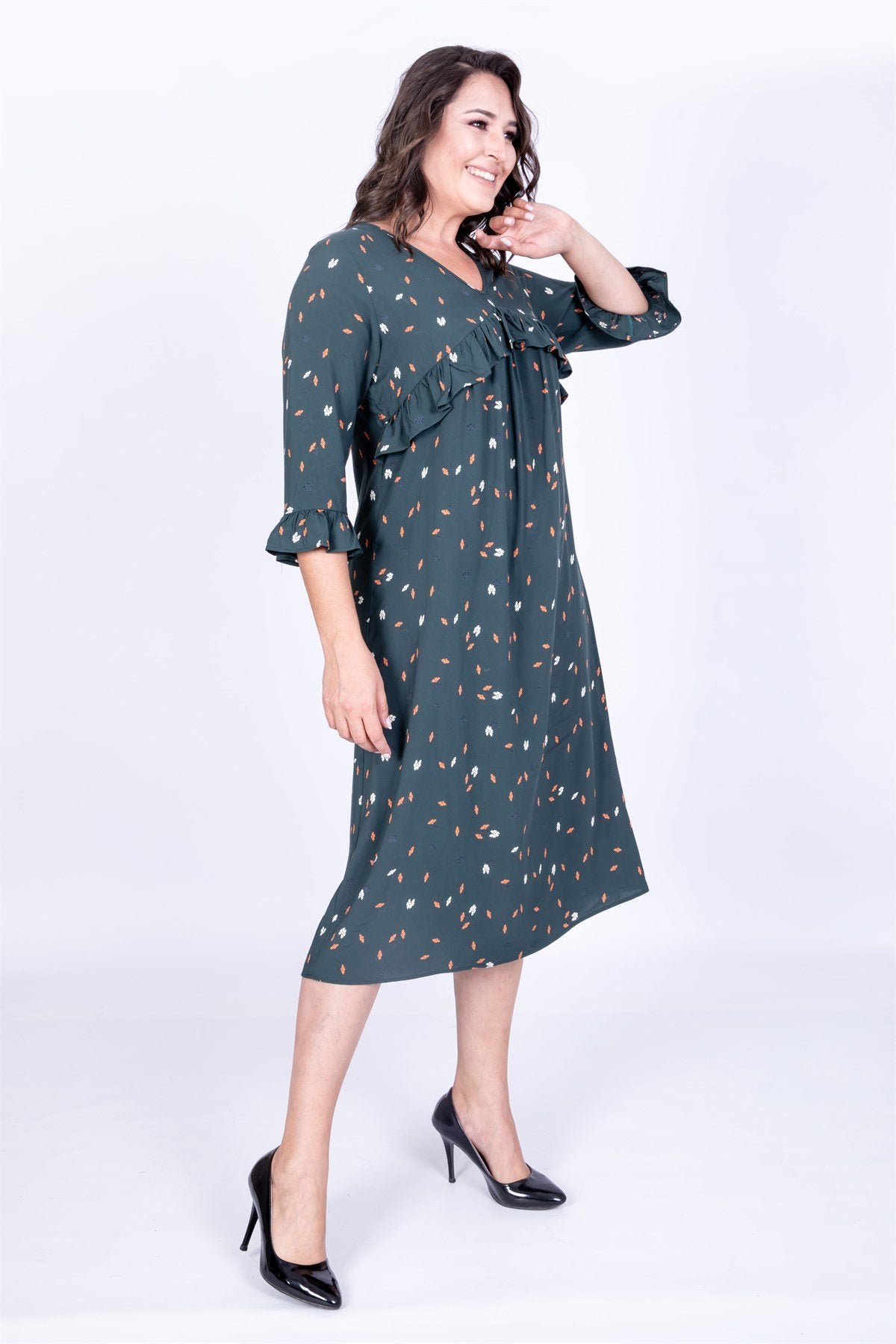 V Yaka Fırfır Detaylı Elbise