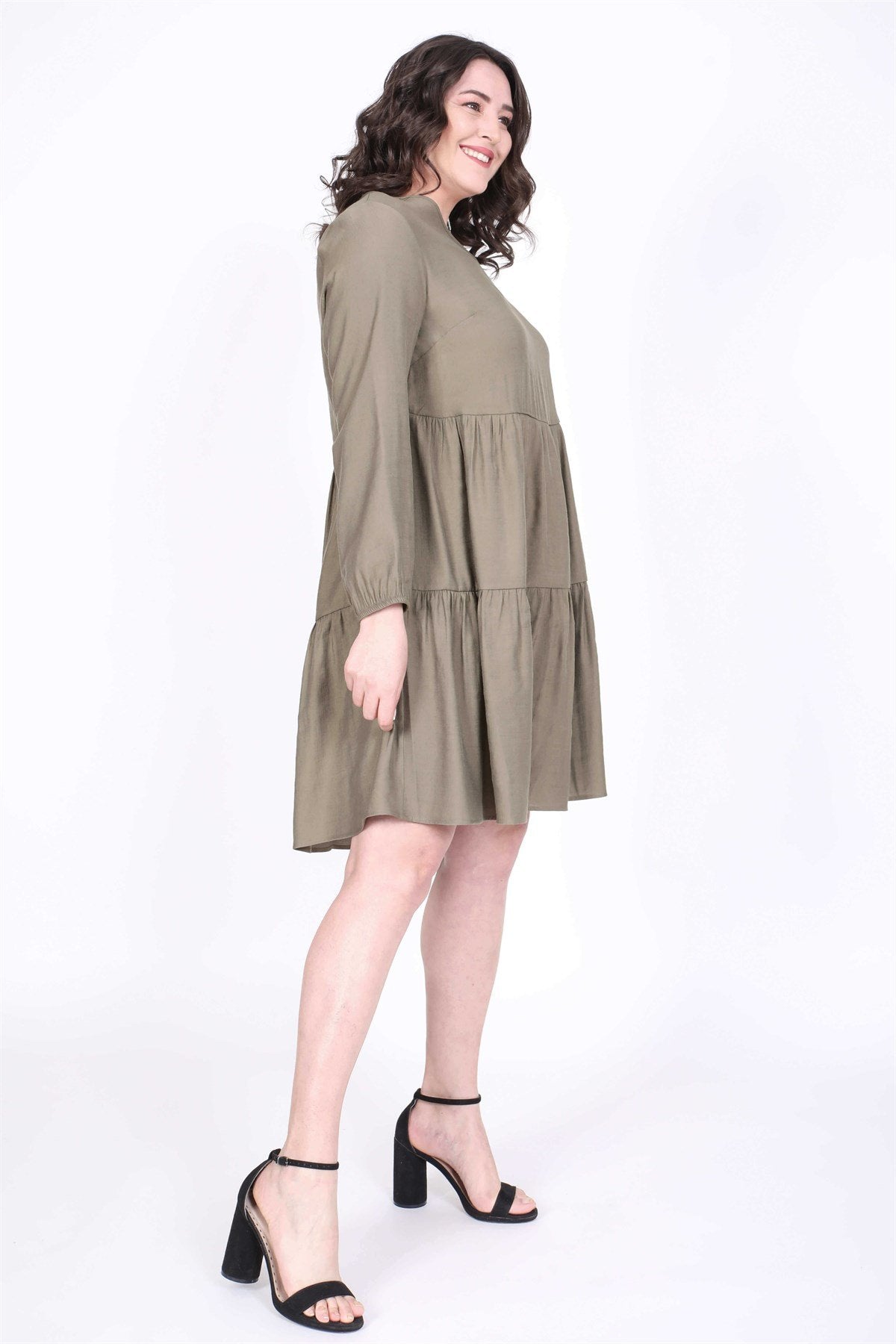 V Yaka Katlı Elbise