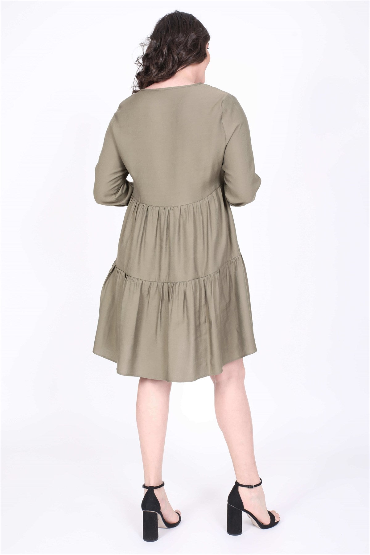 V Yaka Katlı Elbise