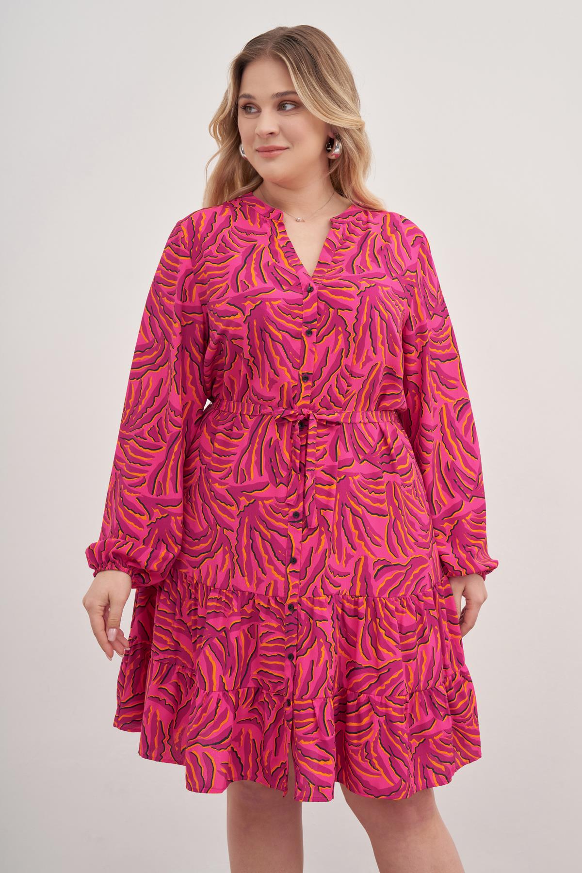 V Yaka Kuşaklı Önden Düğmeli Elbise