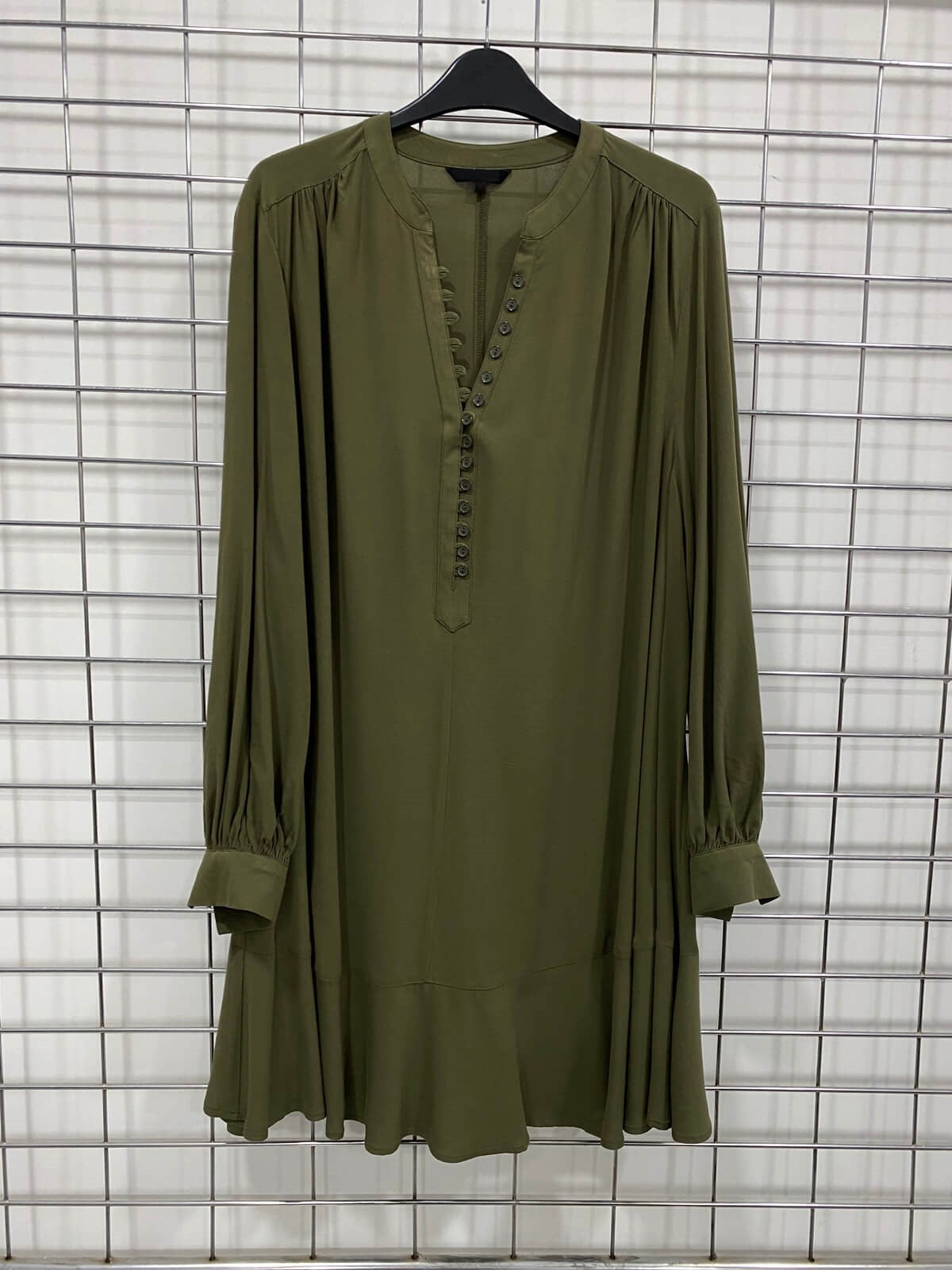 V Yaka Volanlı Tunik