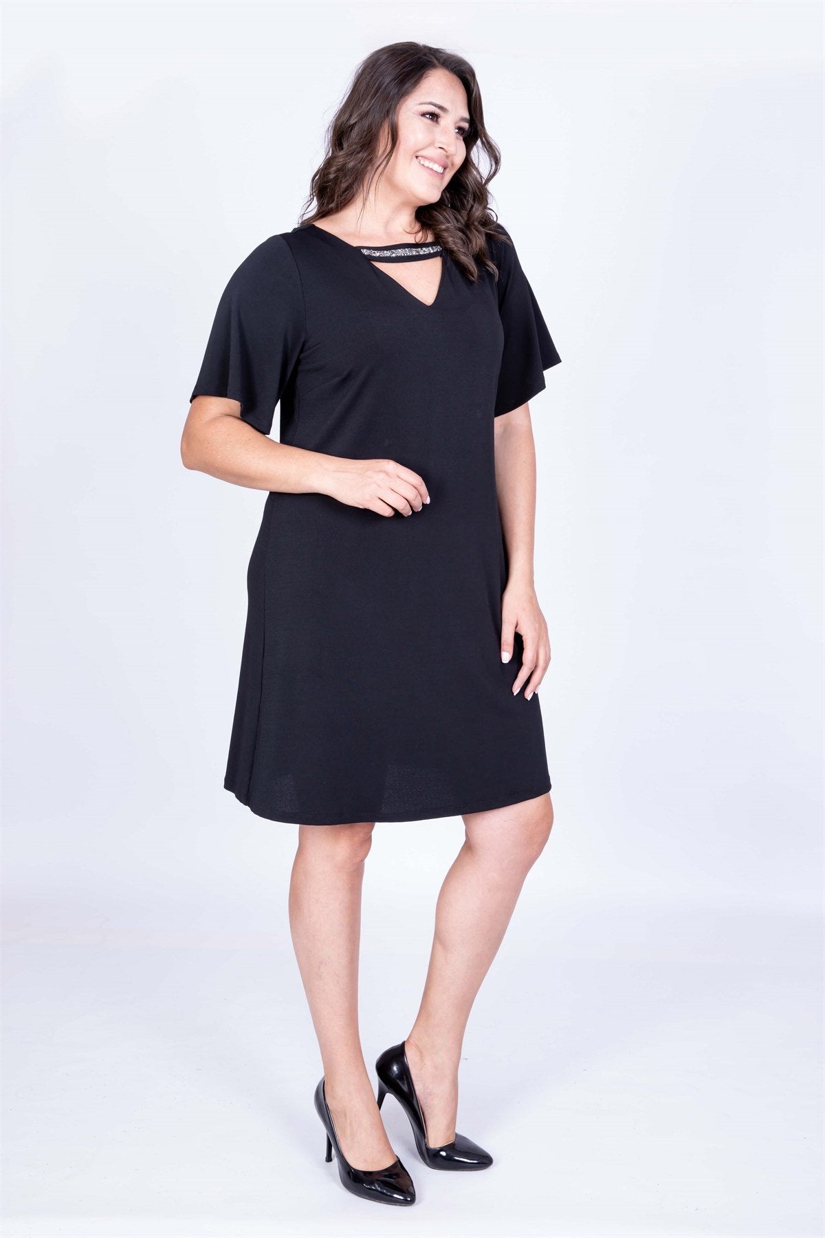 Yaka Çerçevesi Taşlı Elbise