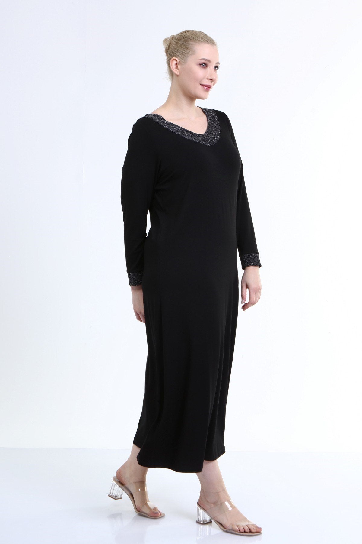 Yaka Ve Kol Ucu Simli Penye Elbise