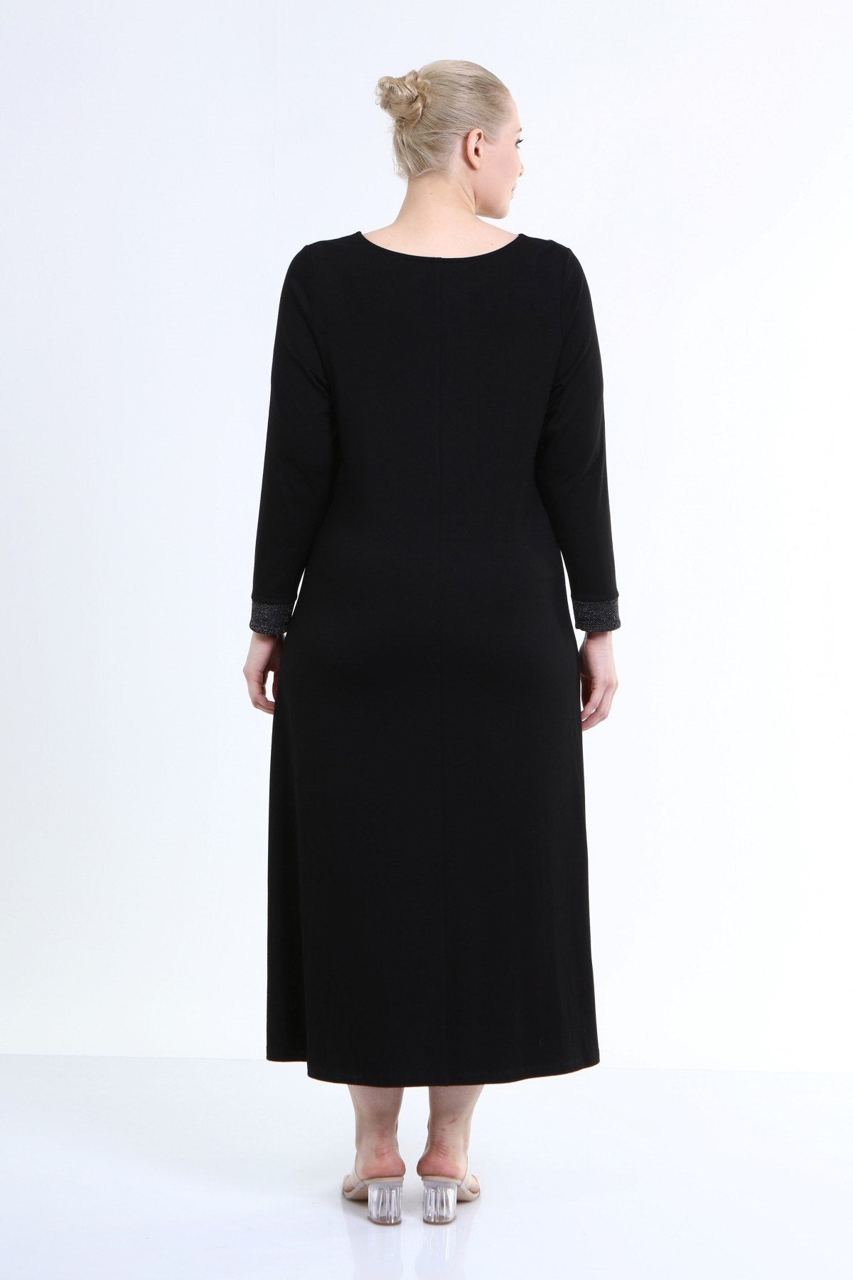 Yaka Ve Kol Ucu Simli Penye Elbise