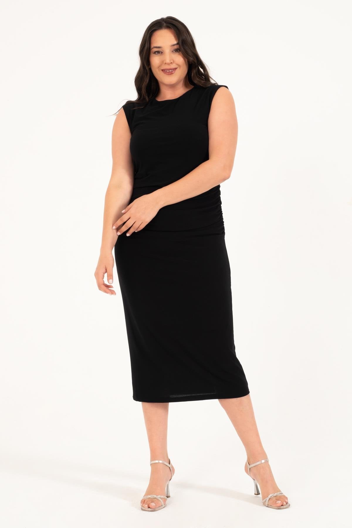 Yanları Büzgülü Astarlı Midi Elbise