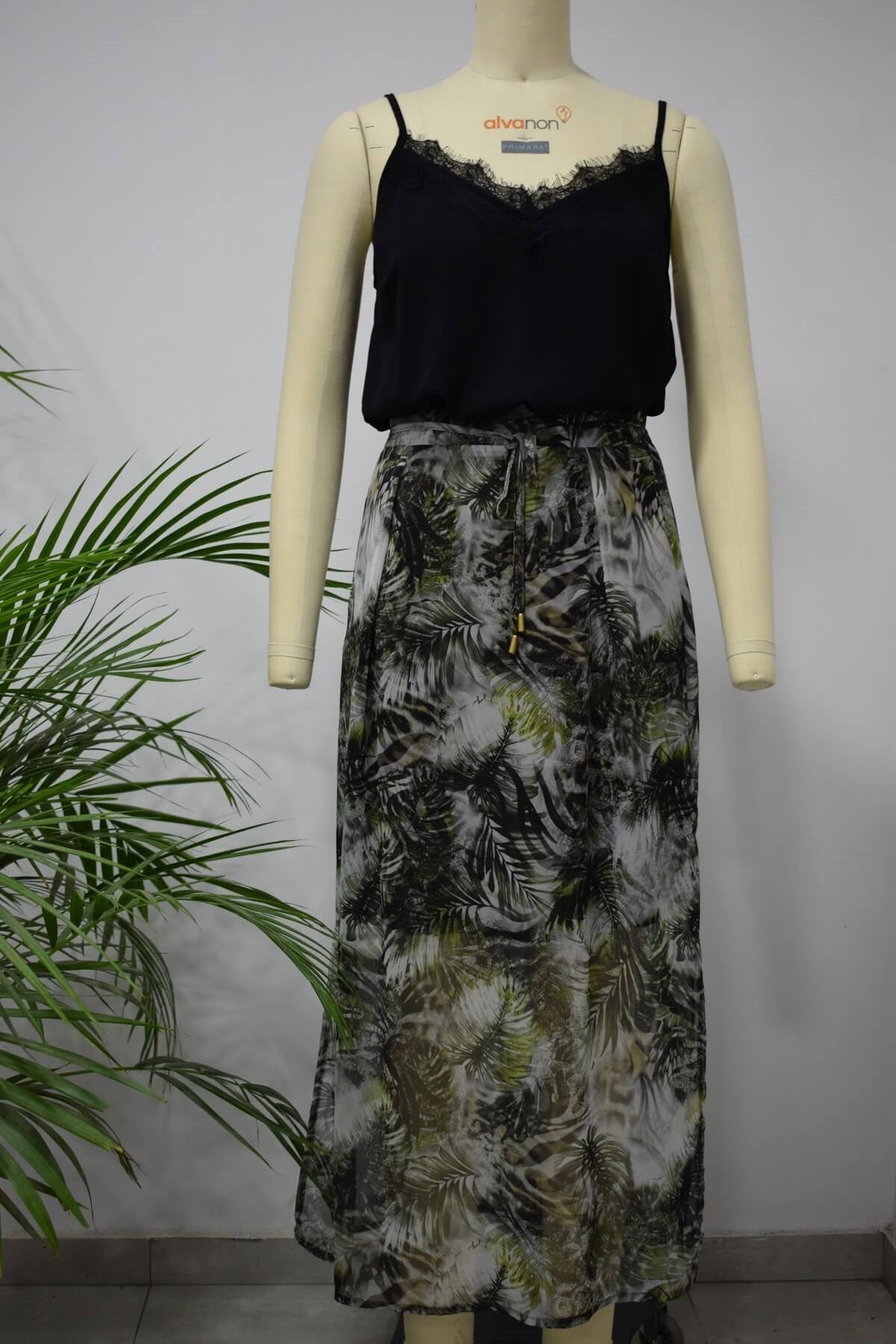 Yırtmaç Detaylı Şifon Etek