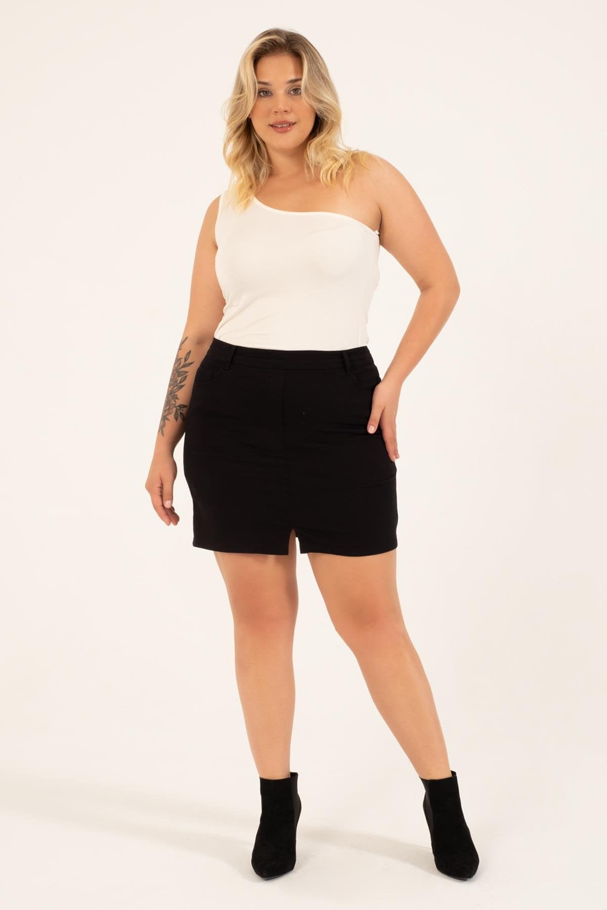 Yırtmaçlı Cep Detaylı Etek