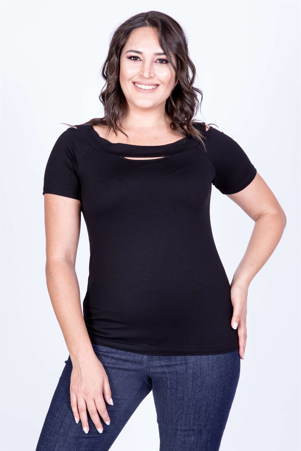 Yırtmaçlı Karmen Yaka Tişört