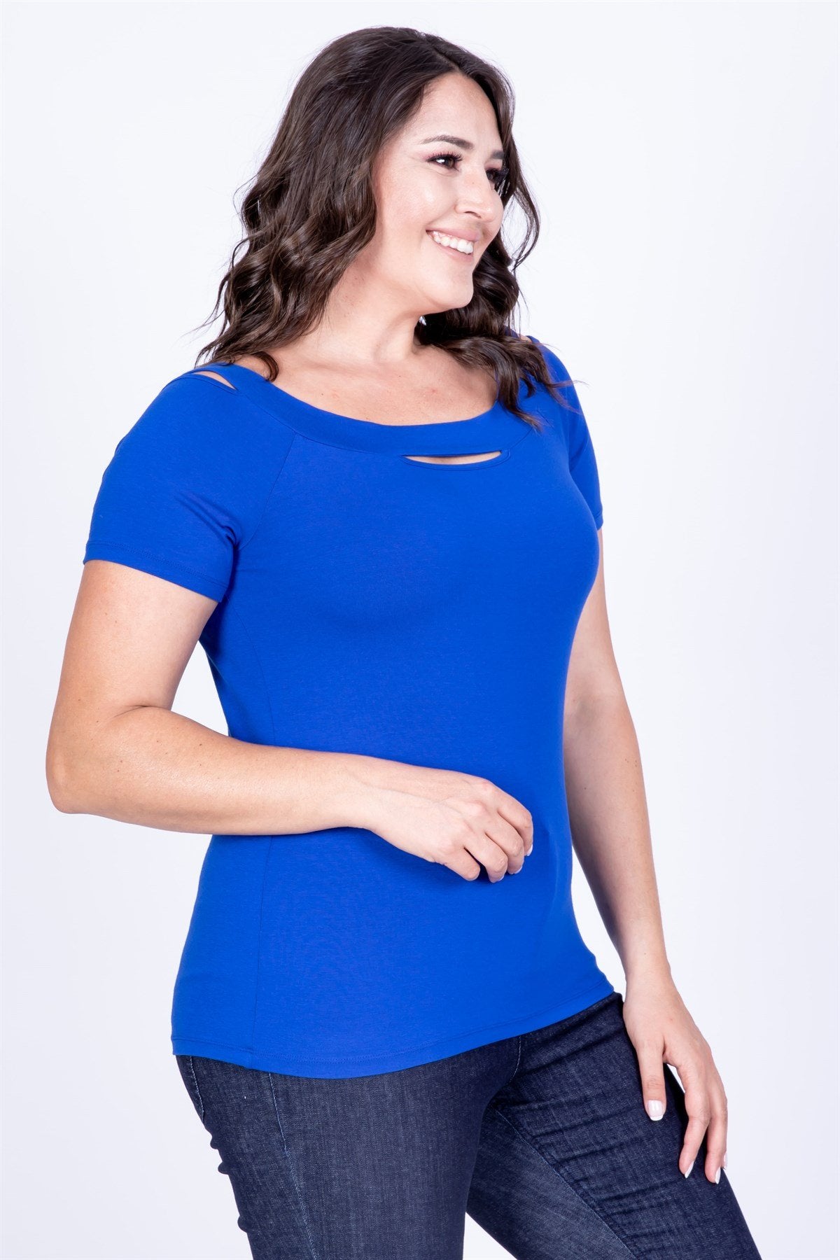 Yırtmaçlı Karmen Yaka Tişört