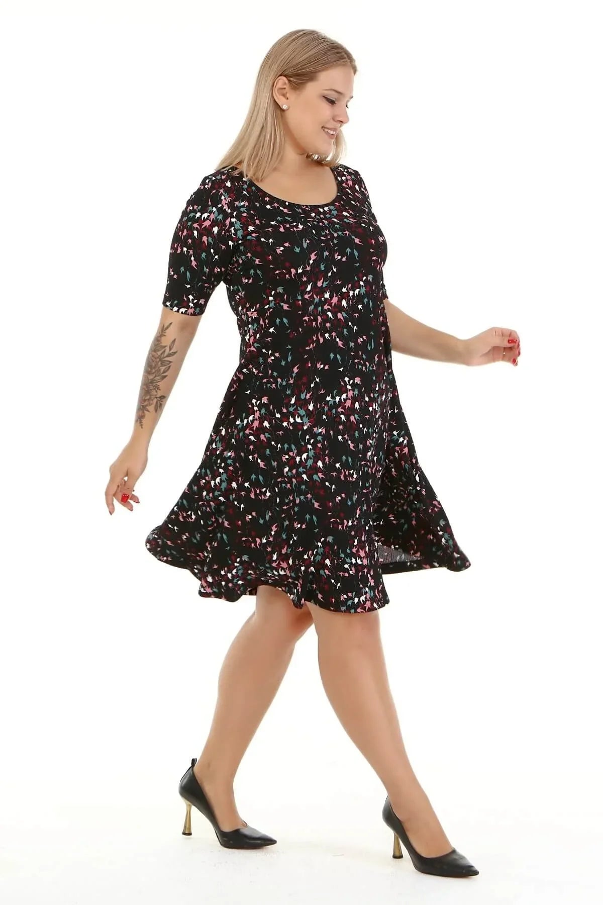 Yuvarlak Yaka Elbise